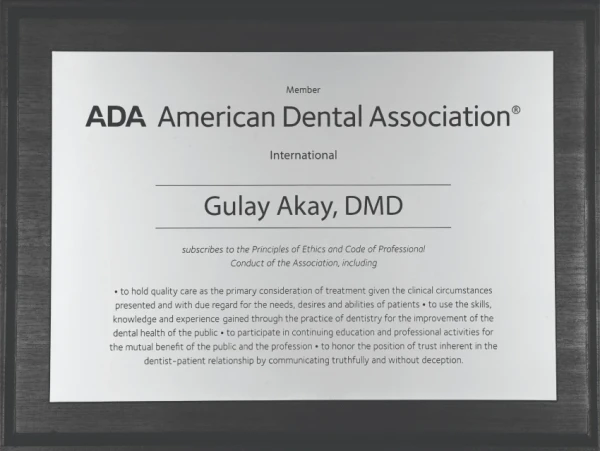 لوحة عضوية دولية من American Dental Association لغولاي أكاي، DMD